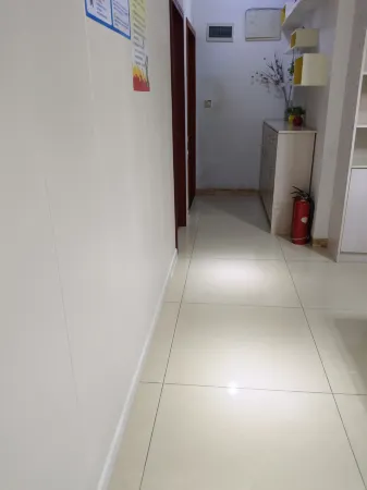 Nanchong Ziwei Garden Homestay Отели рядом с достопримечательностью «Nanchong Professional Technic College»