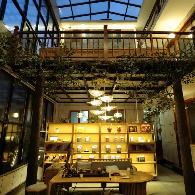 來這住吧精品民宿（廣化寺五爺廟店） 顯通寺附近的飯店