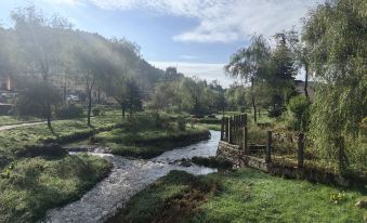 Shandingding Homestay (Zhaotong Dashanbao Scenic Area)