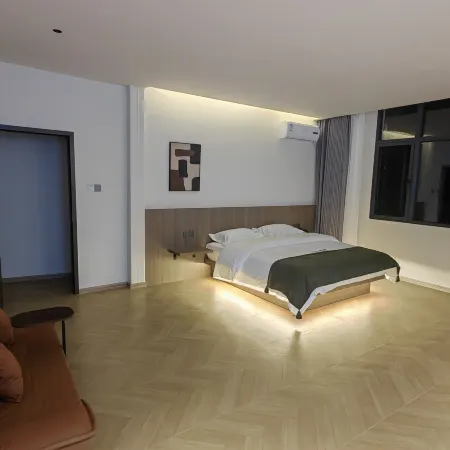 Jiangpan Courtyard Homestay (Menglie Lake Wetland Park)