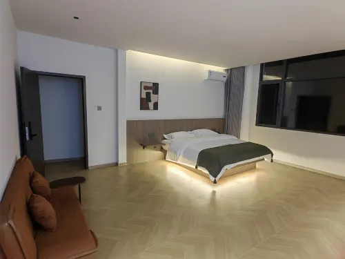 Jiangpan Courtyard Homestay (Menglie Lake Wetland Park)