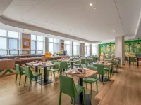 Vienna 3 Best Hotels (Kashgar Maigaiti Desert Garden Branch) Hotels in Makit County