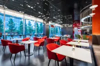 Radisson RED Hotel Jingjiang Financial Business District - Bar