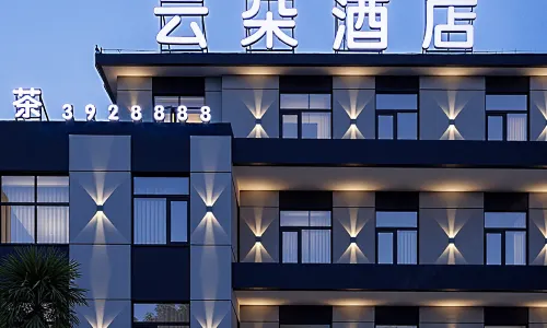 CLOUD HOTEL