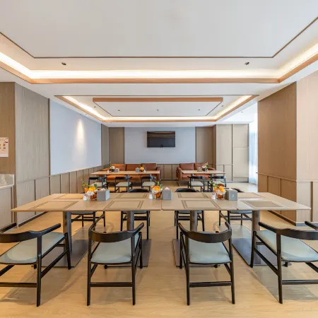 Baoli Aishang International Hotel (Yongping Branch, Dali Prefecture)