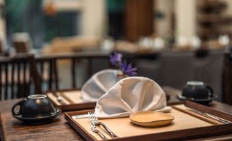 Mile Shede Private Hot Spring Hotel