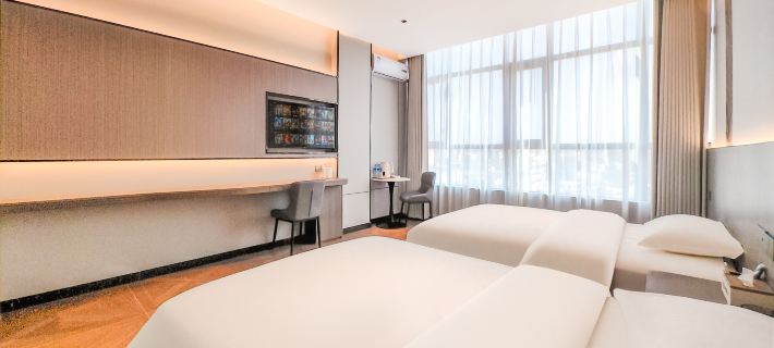 Yimeng Grand Hotel Hotels in Weining