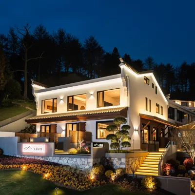 Jiuhuashan Zhiguan Mountain House Homestay (Roushen Baodian Branch) Hotels near Roushen Temple