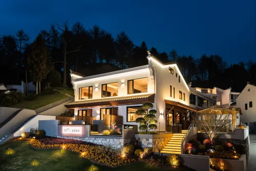 Jiuhuashan Zhiguan Mountain House Homestay (Roushen Baodian Branch)