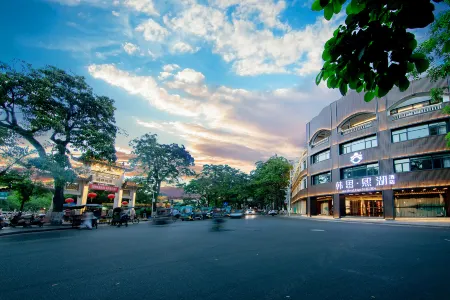 Hansi Xihu Hotel (Chaozhou Ancient City Paifang Street) Отели рядом с достопримечательностью «Chaozhou Administration College»