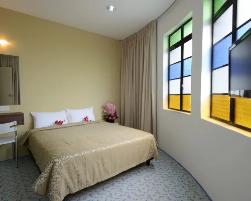 Swing & Pillows @ Grand Inn George Town Penang Hotels near Komtar Complex