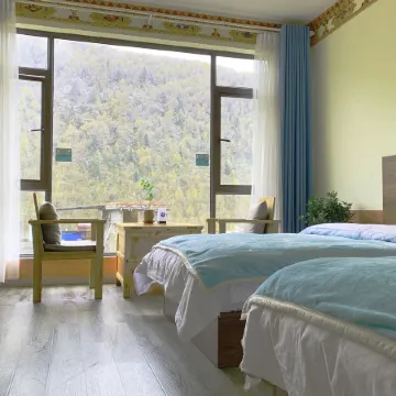 Four Sisters Mountain Knapsack International Hostel