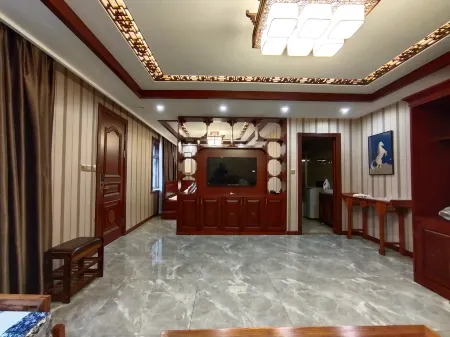 Home stay in Linsu village, Aershan Отели рядом с достопримечательностью «Arxan Bailang Peak Scenic Area»