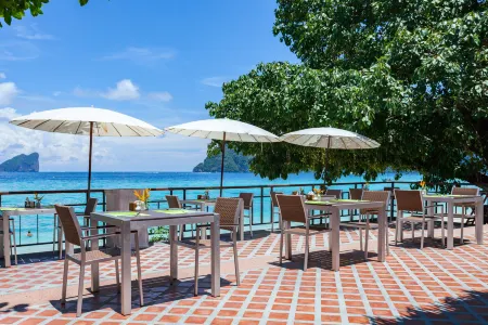 Phi Phi Long Beach Resort & Villa Отели рядом с достопримечательностью «Пхи-Пхи-Дон»