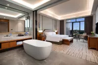 Wyndham Xinyi Lotus Lake Hotels near Taojinwan Park