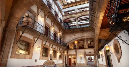 Hotel MX mas centro CDMX, Trademark Collection by Wyndham Отели рядом с достопримечательностью «Музей карикатур»