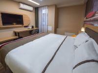 橙客连锁酒店(张家口学院店) - 精选高级大床房