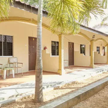 Dhania Cenang Beach Motel