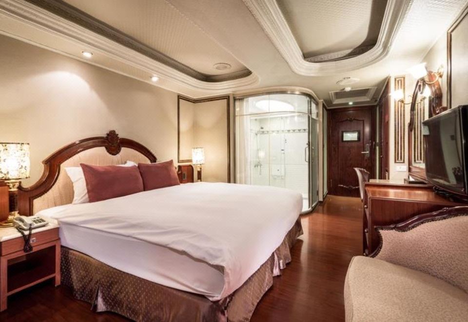 1. 해피니스 호텔..