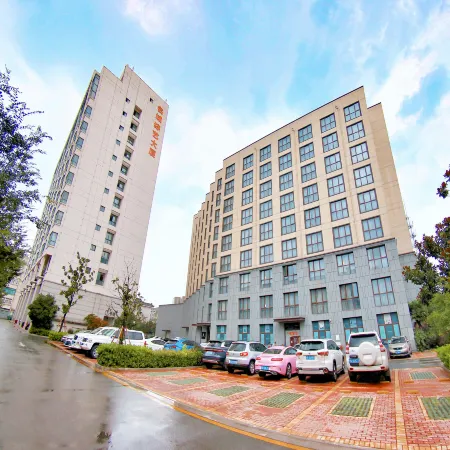 H Hotel (Suzhou ShanTang street HanshanTemple Branch) Отели рядом с достопримечательностью «Тайгер Хилл»