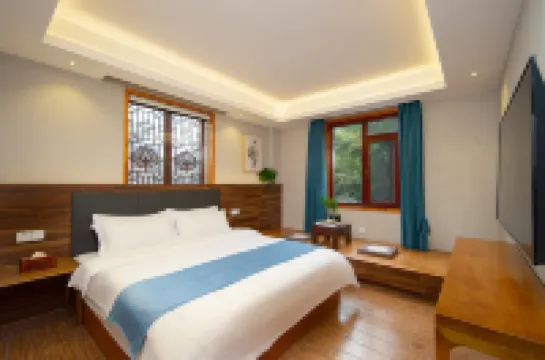 黃姚古鎮池塘邊精品飯店