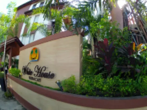 White House Beach Resort Hotels in 