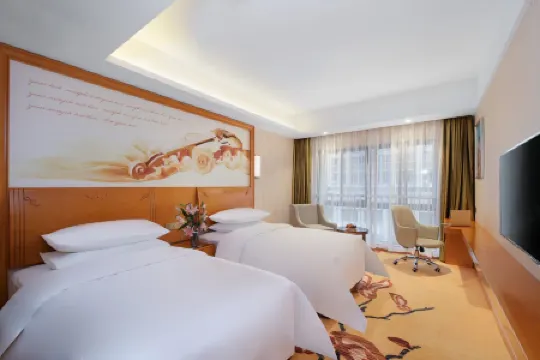 Vienna Hotel (Chizhou Railway Station, Qishan-Pingtian Lake Scenic Area, Guichi District, Chizhou)