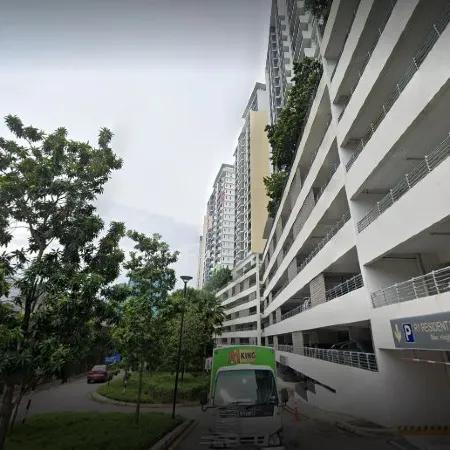 Puchong Setiawalk Penthouse for 14 Pax | Iconique