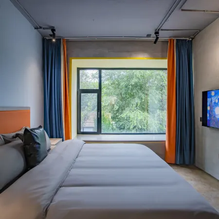 Nalan Designer Homestay (Rizhao Phoenix Cuo Branch)
