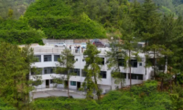Lingqian Home Mountain Lake Homestay