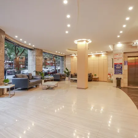 Guangzhou Long Long Hotel (Longli Bus Station Store)