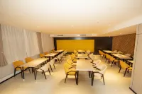 Manzhou Hotel (Lanzhou Zhongchuan International Airport)