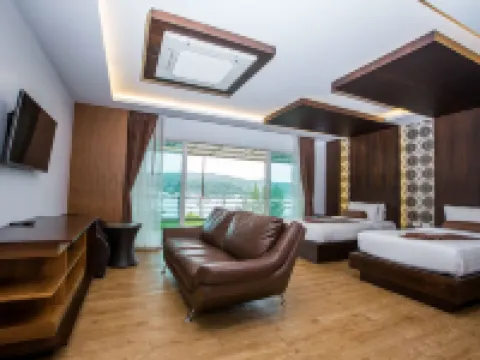 พีพี คลิฟ บีช รีสอร์ท โรงแรมในเกาะพีพี