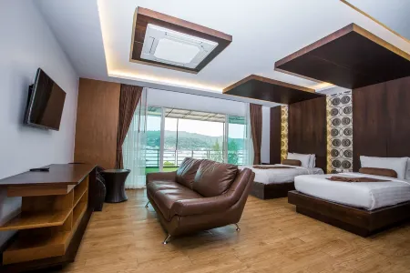 Phi Phi Cliff Beach Resort Отели в г. Пхи-Пхи