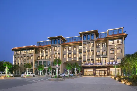 Starway Hotel (Lan Khao Wang Lake) Отели рядом со станцией Lankao Railway Station