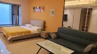 Luoyi Apartment (Fuyang Hengda Lvzhou Shop)