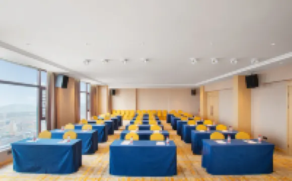 Venus International Hotel (Shaodong High-Speed Railway Station)