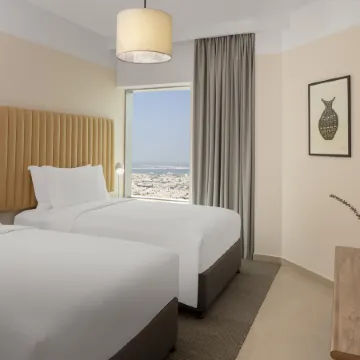 Staybridge Suites DUBAI INTERNET CITY by IHG Отели рядом с достопримечательностью «Теком»