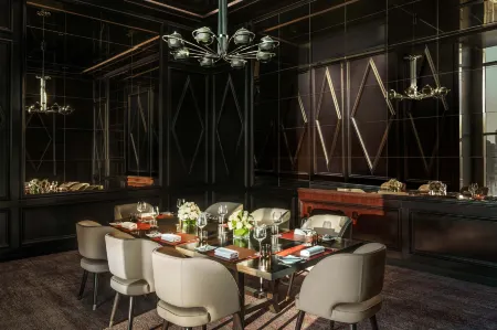 The St. Regis Cairo Отели рядом с достопримечательностью «Sha'ar Hashamayim Synagogue»