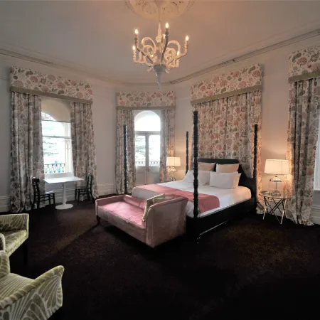 Largs Pier Hotel