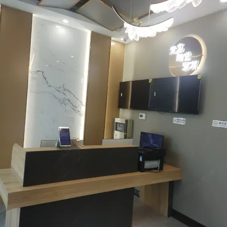 Beijing Gulou Nanluoguxiang Hotel Отели рядом с достопримечательностью «Хоухай»