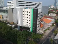 Agogo Downtown Hotel Surabaya Hotel dekat Toko Tiga Putra, Oleh-Oleh Khas Kenjeran