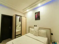 The Point Hotel & Suites - 2-Star