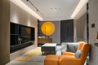 New Century Hotel فنادق في لايجَو