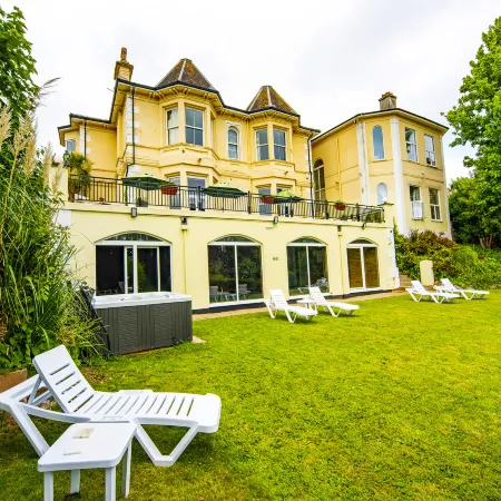 Crofton House Hotel