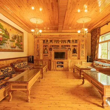 Yuelai Inn