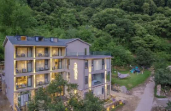 Huangchuan Laojunshan Shanhai Legend Guanshan Homestay (Yunjing Cableway Branch)