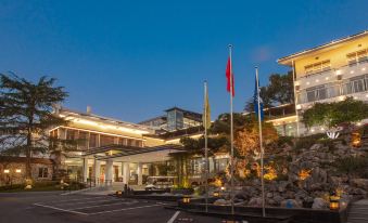 Riverside Garden Holiday Hotel - Housity