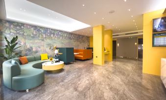 Trip.com Hotel (Xinzheng Xiasi International College Branch)
