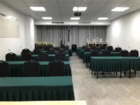 Motel 168 (West Anhui University Hongjie Pedestrian Street Branch)